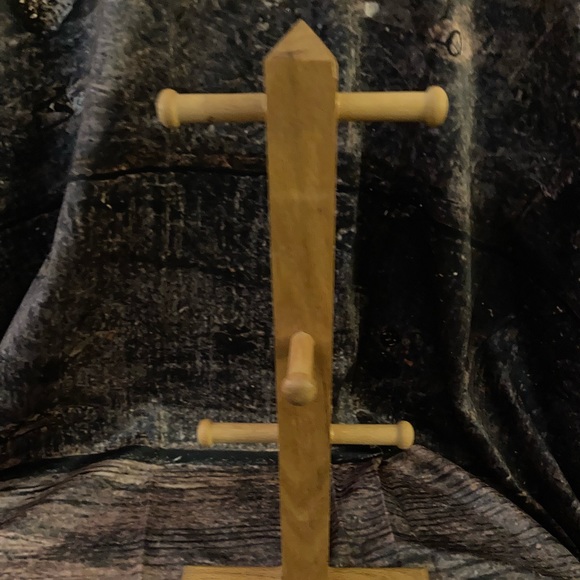 6 Cup Wodden Cup Holder . Very good condition! - Picture 2 of 3